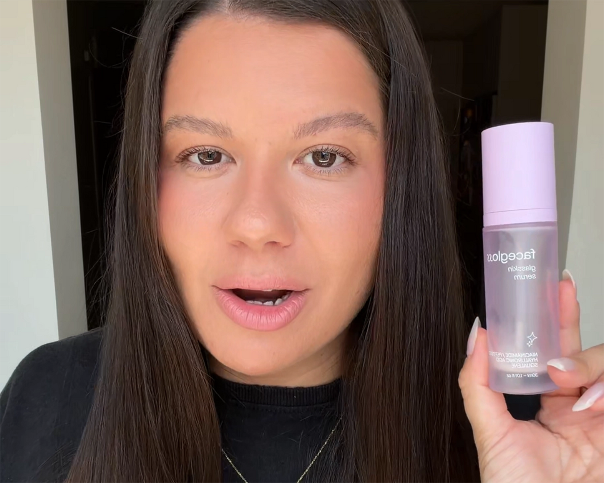 Founder hablando sobre Glasskin serum de Facegloss